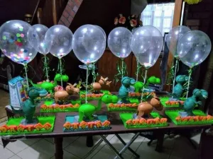 centros-de-mesa-de-dinosaurios-con-globos