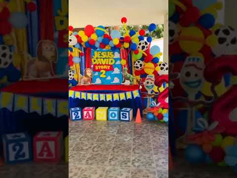 Centros de mesa de Woody con globos